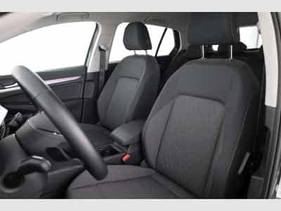 VW Golf VIII 1.5 eHybrid Life DSG NAV/LED/RFK/ACC/18'' (2025) - Photo 8