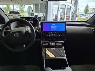 Toyota bZ4X Business Plus 2WD (2025) - Photo 9