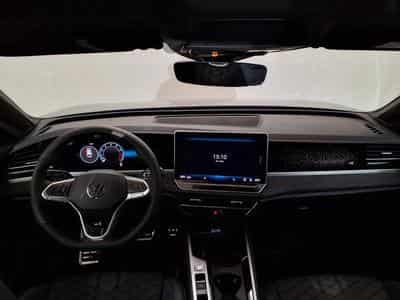VW Passat Variant R-Line 2.0 TSI 7-Gang-DSG 4x4 (2025) - Photo 11