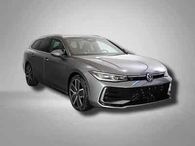 VW Passat Variant R-Line 2.0 TSI 7-Gang-DSG 4x4 (2025) - Photo 7