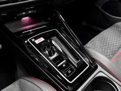 VW Golf GTI Clubsport 2.0 TSI 300 CV DSG7 *MATRIX* *TÊTE HAUTE* *PAN (2024) - Photo 15