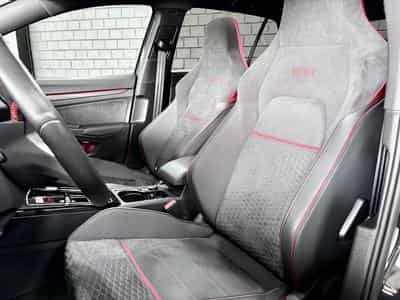 VW Golf GTI Clubsport 2.0 TSI 300 CV DSG7 *MATRIX* *TÊTE HAUTE* *PAN (2024) - Photo 7