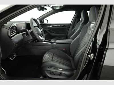VW Passat Variant 2.0 TDI 142 kW 4Motion R-Line (2026) - Photo 9