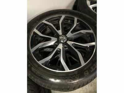 Jantes alu + Pneus h 17" 215/55 R17 98V (2026) - Photo 1