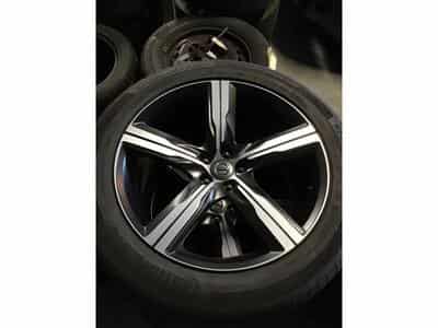 Jantes alu + Pneus é 20" 275/45 R20 (2026) - Photo 1