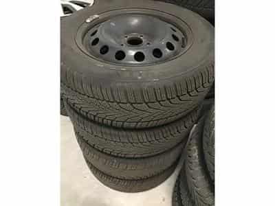 Jantes acier + Pneus 16" 215/60 R16 (2026) - Photo 1