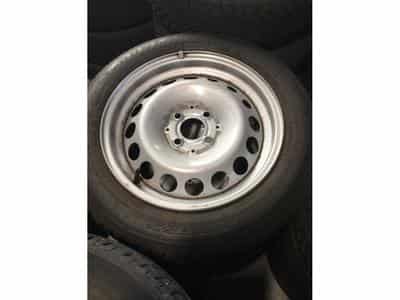 Jantes acier + Pneus 15" 185/60 R15 (2026) - Photo 1