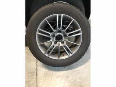 Jantes alu + Pneus h 16" 205/60 R16 92H (2026) - Photo 1