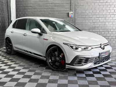 VW Golf GTI Clubsport 2.0 TSI 300CV DSG7 * 19" * ACC * (2022) - Photo 3