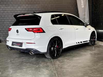 VW Golf GTI Clubsport 2.0 TSI 300 CV DSG7 *Matrix* *Toit Ouvrant* *H (2023) - Photo 6