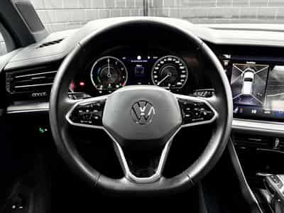 VW Touareg 3.0 TSi V6 PHEV 4MOTION Elegance 381 CV  * Attelage * (2022) - Photo 10