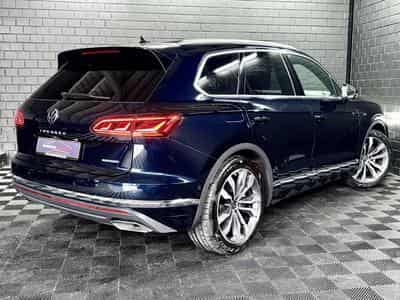 VW Touareg 3.0 TSi V6 PHEV 4MOTION Elegance 381 CV  * Attelage * (2022) - Photo 6