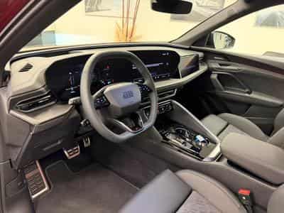 Audi Q5 Sportback TDI quattro 150kW 204ch S tronic (2025) - Photo 4