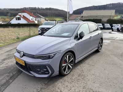 VW Golf GTE 1.5 eHybrid 130 kW / 177 CV Boîte à double embrayage 6 v (2025) - Photo 1