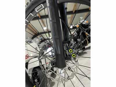 Fantic XEF 1.9 RACE 720Wh, 29''-27,5'', freins 4 pistons, 90 Nm (2026) - Photo 7