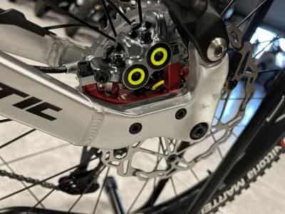 Fantic XEF 1.9 RACE 720Wh, 29''-27,5'', freins 4 pistons, 90 Nm (2026) - Photo 9