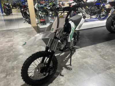 YCF Lite F (2024) - Photo 2