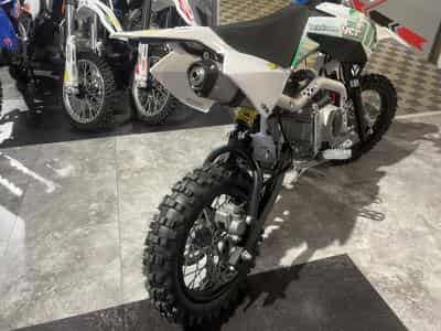 YCF Lite F (2024) - Photo 3