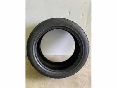 Pneus hiver 18" 245/45 R18 100V (2026) - Photo 1