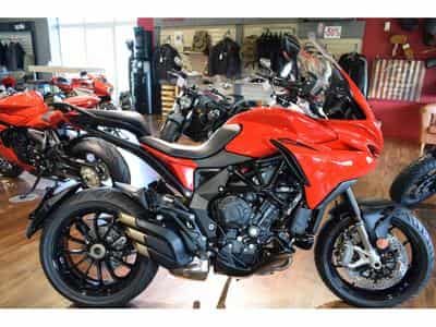 MV Agusta Turismo Veloce Rabaissée 60 mm (2022) - Photo 1
