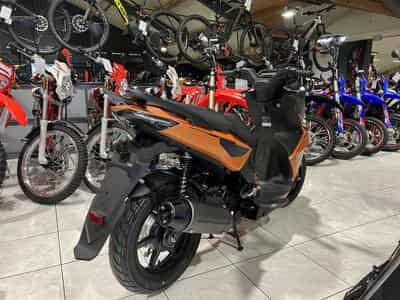 Kymco Super 8 R (2024) - Photo 3