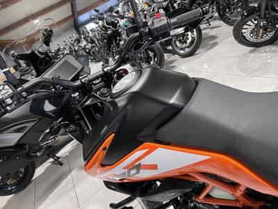 KTM 390 Duke (2024) - Photo 6