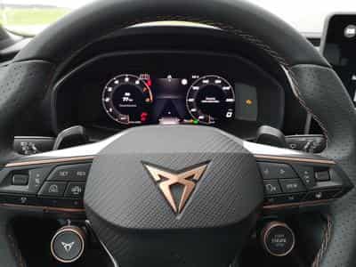 Cupra Leon 1.5 eTSI 110 kW (2026) - Photo 4
