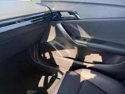 MG MG4 ELECTRIC (2023) - Photo 9