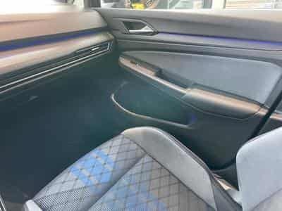 VW Golf 2.0 TSI 235kW R DSG (2023) - Photo 9