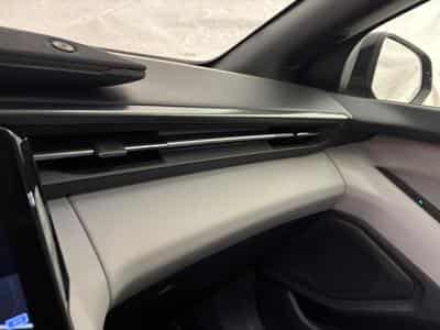 Ford Capri 79kWh Extended Range AWD (2024) - Photo 13