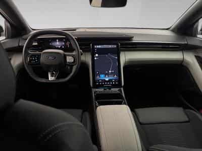 Ford Capri 79kWh Extended Range AWD (2024) - Photo 8
