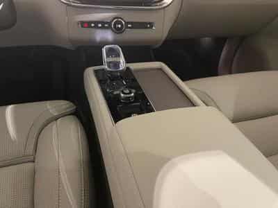 Volvo XC90 2.0 T8 4WD Plus Dark Aut. (2025) - Photo 9