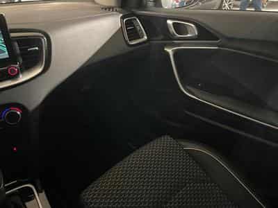 Kia Ceed Pulse 1.0 T-GDI 120 MHEV DCT ISG (2024) - Photo 9