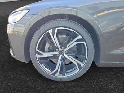 Volvo V60 B4 Plus Dark / Essence (2025) - Photo 14
