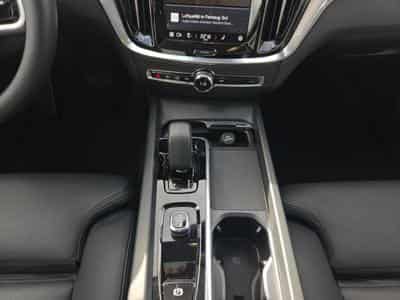 Volvo V60 B4 Plus Dark / Essence (2025) - Photo 11