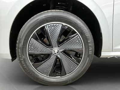 Skoda Kamiq Monte-Carlo+BVM+Pano+LED (2025) - Photo 8