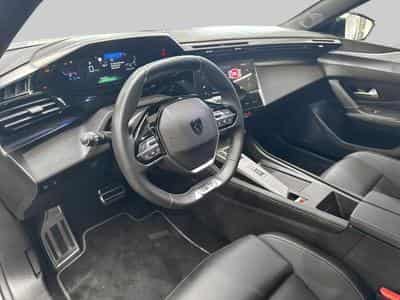 Peugeot 308 GT Hybride (2024) - Photo 11