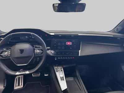 Peugeot 308 GT Hybride (2024) - Photo 13