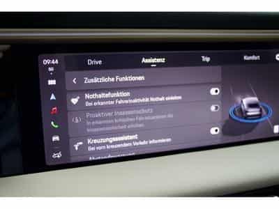 Porsche Macan Turbo (2025) - Photo 12