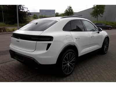 Porsche Macan Turbo (2025) - Photo 4