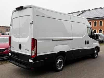 Iveco Daily 2.3 35S16 Fourgon Pack (2025) - Photo 2