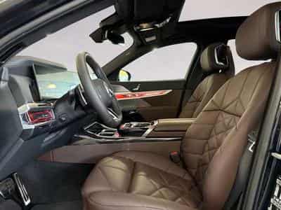 BMW 740 d xDrive DAB Aktivlenkung RFK (2025) - Photo 8