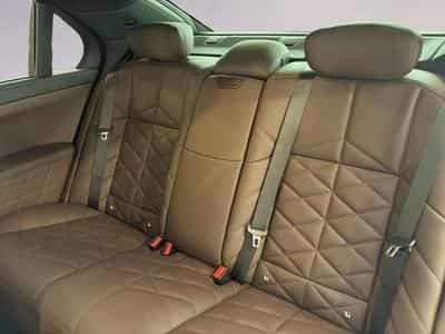BMW 740 d xDrive DAB Aktivlenkung RFK (2025) - Photo 9