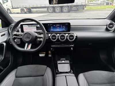 Mercedes A 200 163CV AMG LINE  * GARANTIE CONSTRUCTEUR * (2025) - Photo 3