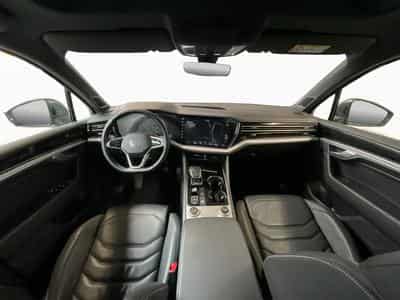 VW Touareg Elegance+V6+4M+Pano+AHK+Luft (2023) - Photo 2