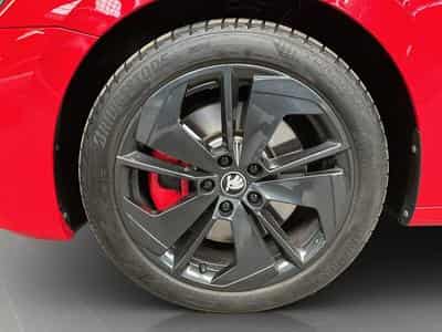 Skoda Octavia RS+DSG+Pano+AHK+Stand-H (2025) - Photo 8