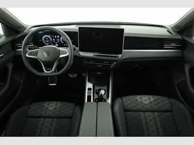 VW Passat Variant 2.0 TDI 142 kW 4Motion R-Line (2026) - Photo 4