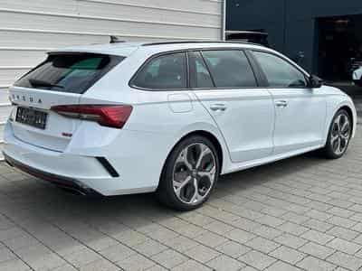 Skoda Octavia RS (2026) - Photo 4