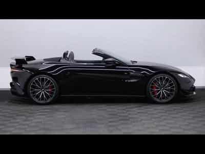 Aston-Martin V8 Vantage Roadster F1 Edition (2022) - Photo 10