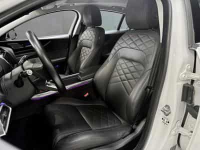 Jaguar XE P300 AWD HSE (2022) - Photo 12